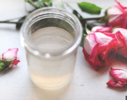 Cách làm nước hoa hồng dưỡng da đơn giản nhất